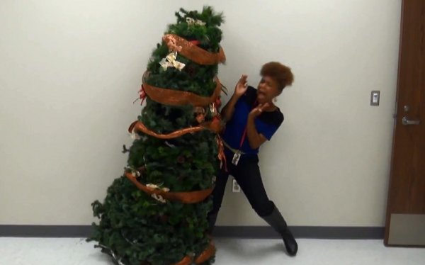 High-School-Christmas-Tree-Prank