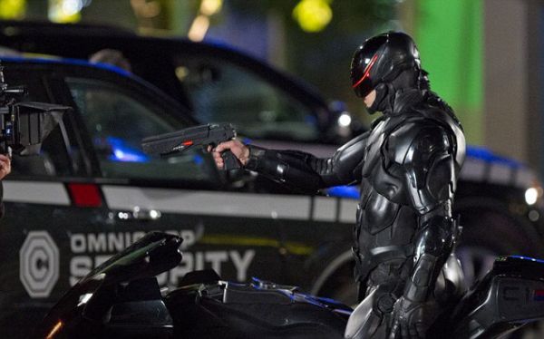 robocop-un-nou-trailer-spectaculos-pentru-unul-dintre-cele-mai-asteptate-filme-din-2014-cum-se-transforma_1