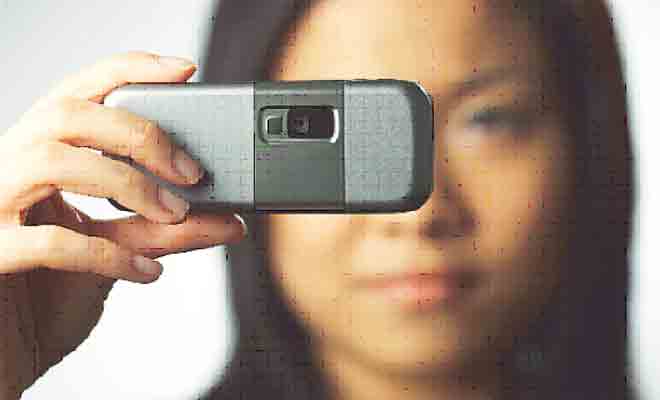 M_Id_421423_selfie_