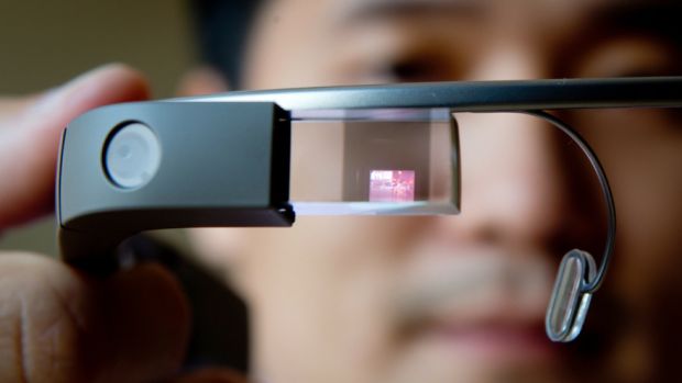 finalista-din-2010-de-la-campionatul-mondial-va-folosi-google-glass-la-turneul-din-brazilia_size1