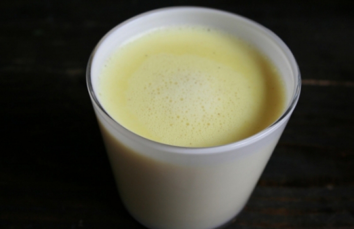 s560x316_lapte_tumeric_21217800