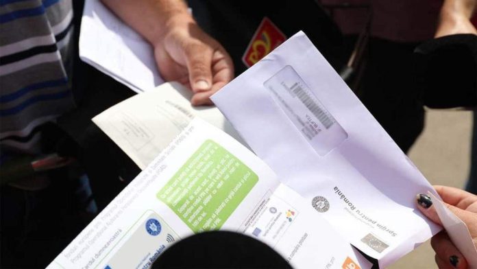 Primele-carduri-de-vouchere-sociale-au-fost-distribuite-de-Posta-Romana