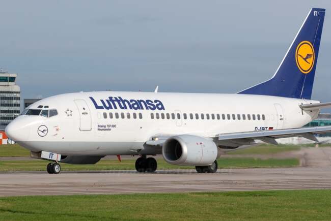 5416295LufthansaBoeing737500pepista