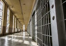 Mandat de executare a pedepsei cu închisoarea, pus în aplicare de polițiști