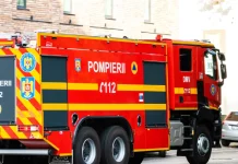 Incendiu izbucnit la acoperișul unui magazin de încălțăminte de pe bulevardul Cloșca din Satu Mare
