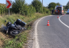 Accident rutier în localitatea Săcășeni: un motociclist polonez a pierdut controlul asupra direcției și a ajuns cu motocicleta în șanț