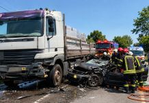 Accident grav în Ciuperceni: un șofer a rămas încarcerat după impactul dintre un TIR și un autoturism