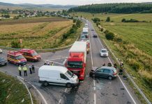 Accident cu un TIR, o autoutilitară și un autoturism în Drăgușeni. Trafic blocat în ambele sensuri