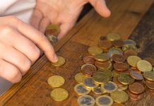 Care este pluralul corect al cuvântului „monedă”. Monede sau monezi
