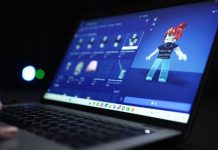 Pericole ascunse pe Roblox: copiii de doar 5 ani pot ajunge la conținut violent și abuziv