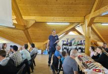 Tășnadul devine capitala șahului: 97 de jucători din cinci țări participă la Cupa Orașului Tășnad – Memorialul „Andrei Veron”, ediția a XIII-a